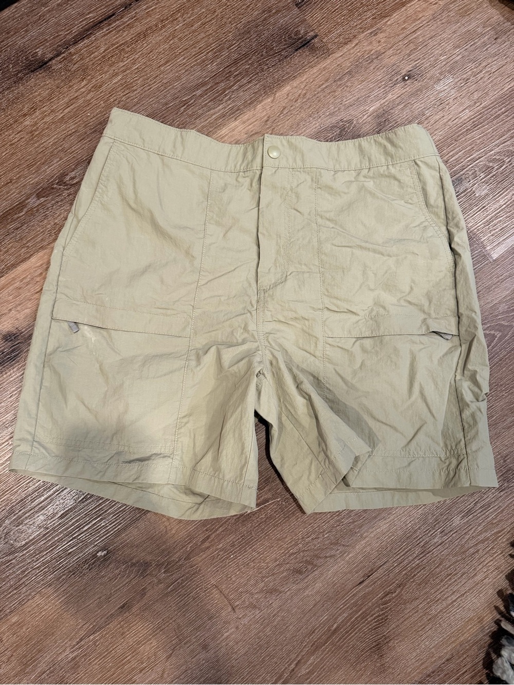 Old Navy Men's Light Olive Hybrid Shorts large
